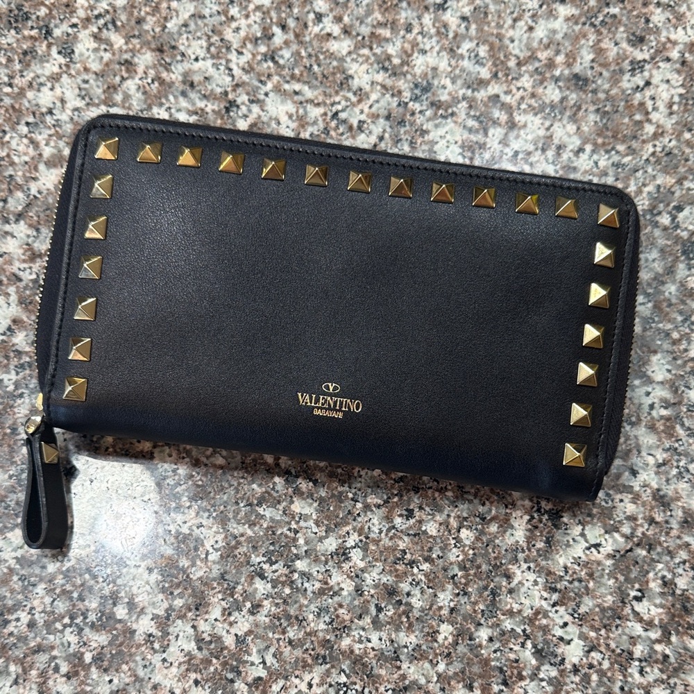 Valentino Garavani Rockstud Black Leather Wallet
